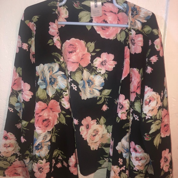 👚Flowery cardigan 💐 - Picture 1 of 2